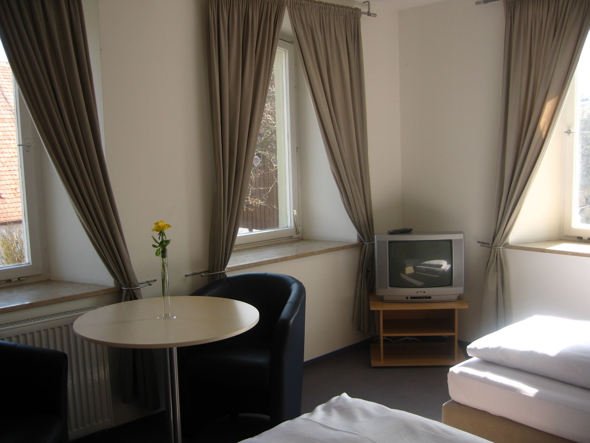 double room, private bathroom | cots/infant beds, rollaway beds, free wifi