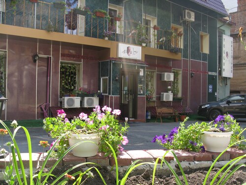 YELLOW UNLIMITED HOTEL 4