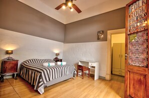 Double Room, Private Bathroom | Seterika/papan seterika, Wi-fi percuma, cadar katil 