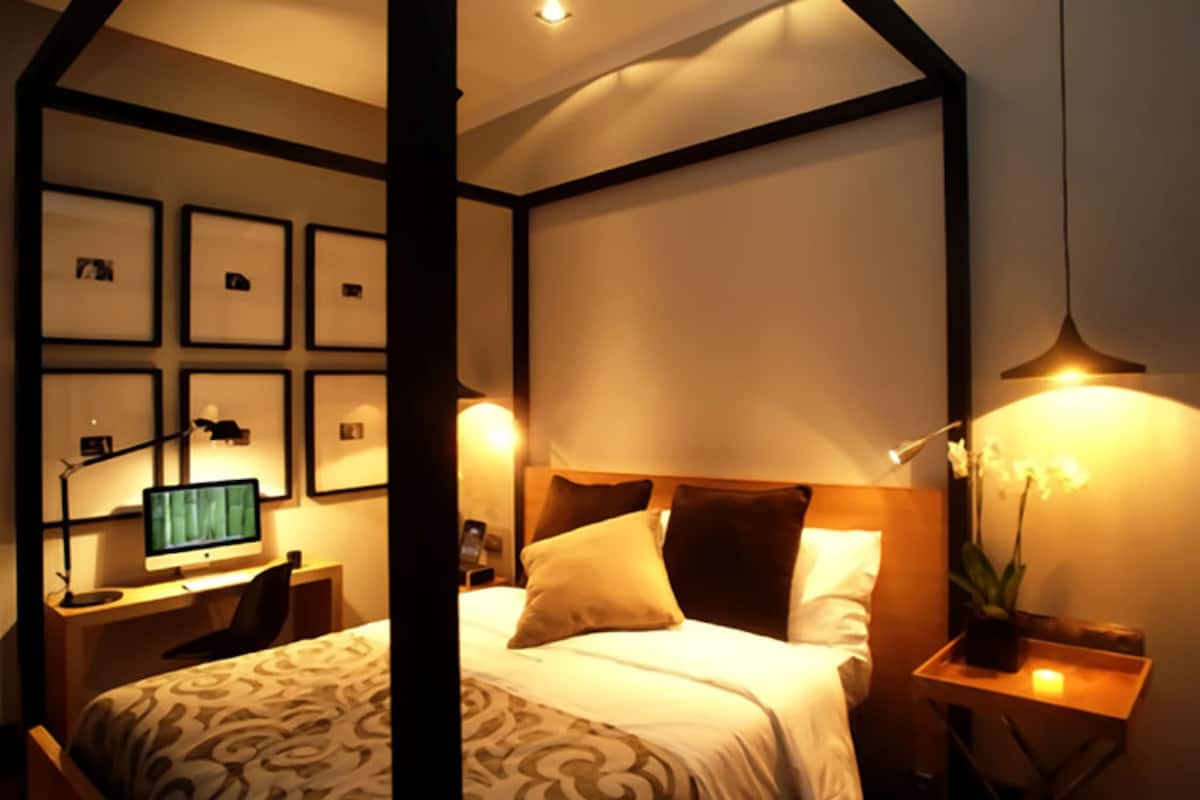 1 bedroom, in-room safe, individually decorated, individually furnished