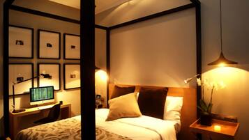 1 bedroom, in-room safe, individually decorated, individually furnished