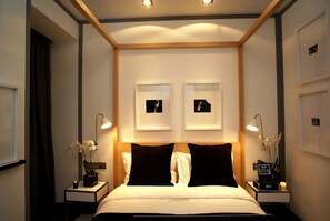 In-room safe, individually decorated, individually furnished, desk - Browns Downtown (Lisbon)