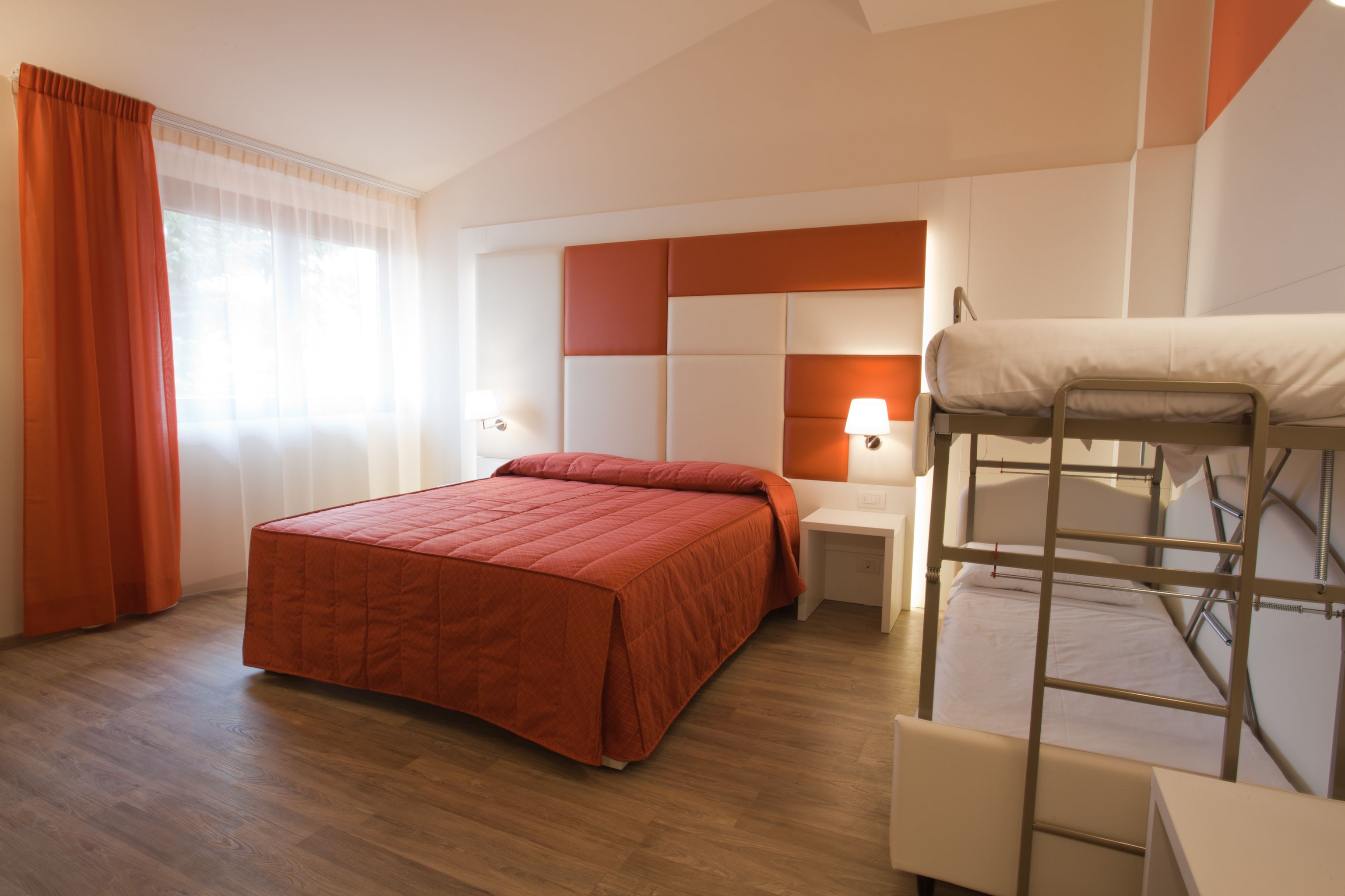 minibar, in-room safe, desk, blackout curtains