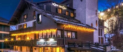 Front of property - evening/night