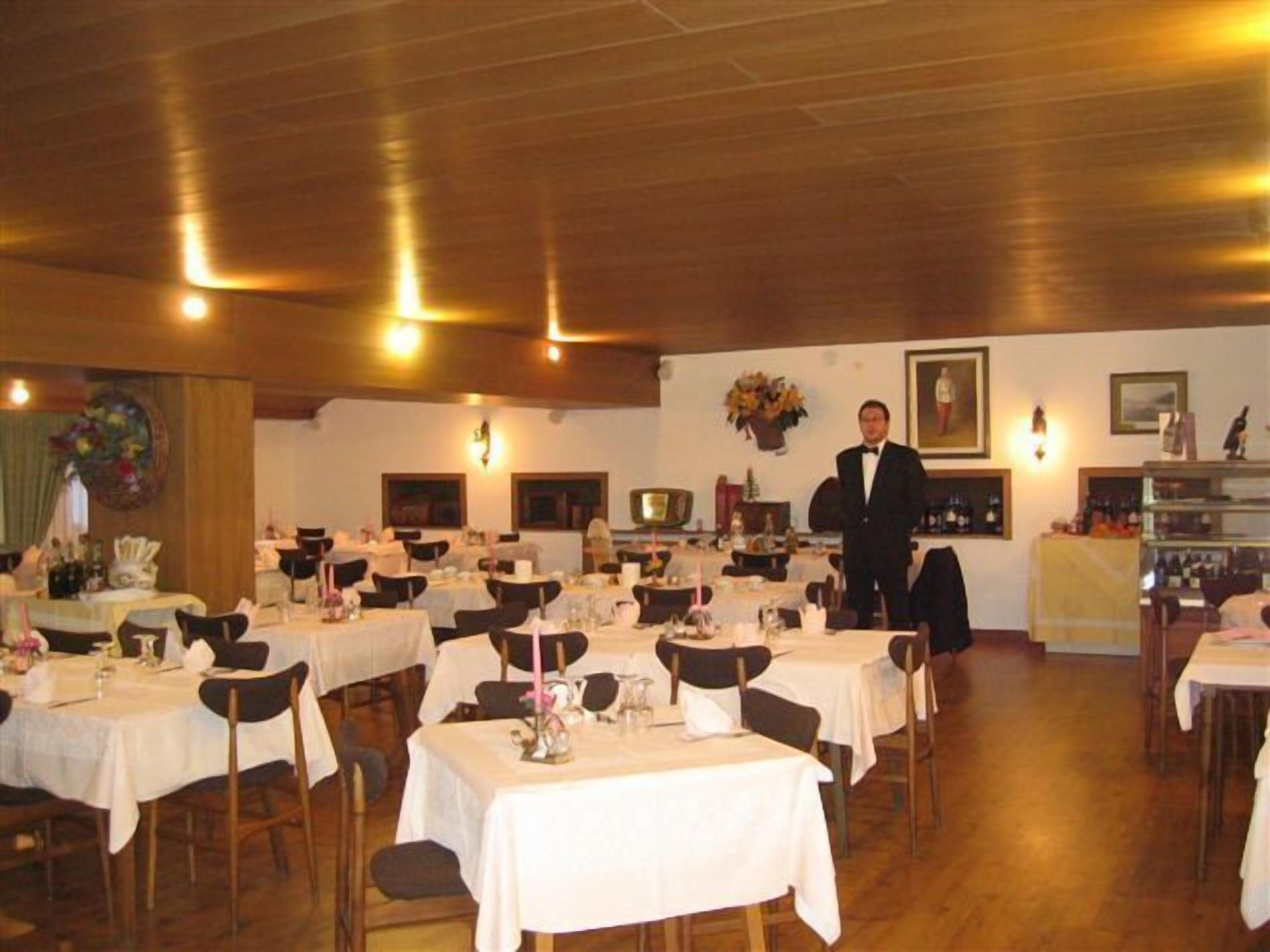 breakfast and dinner served