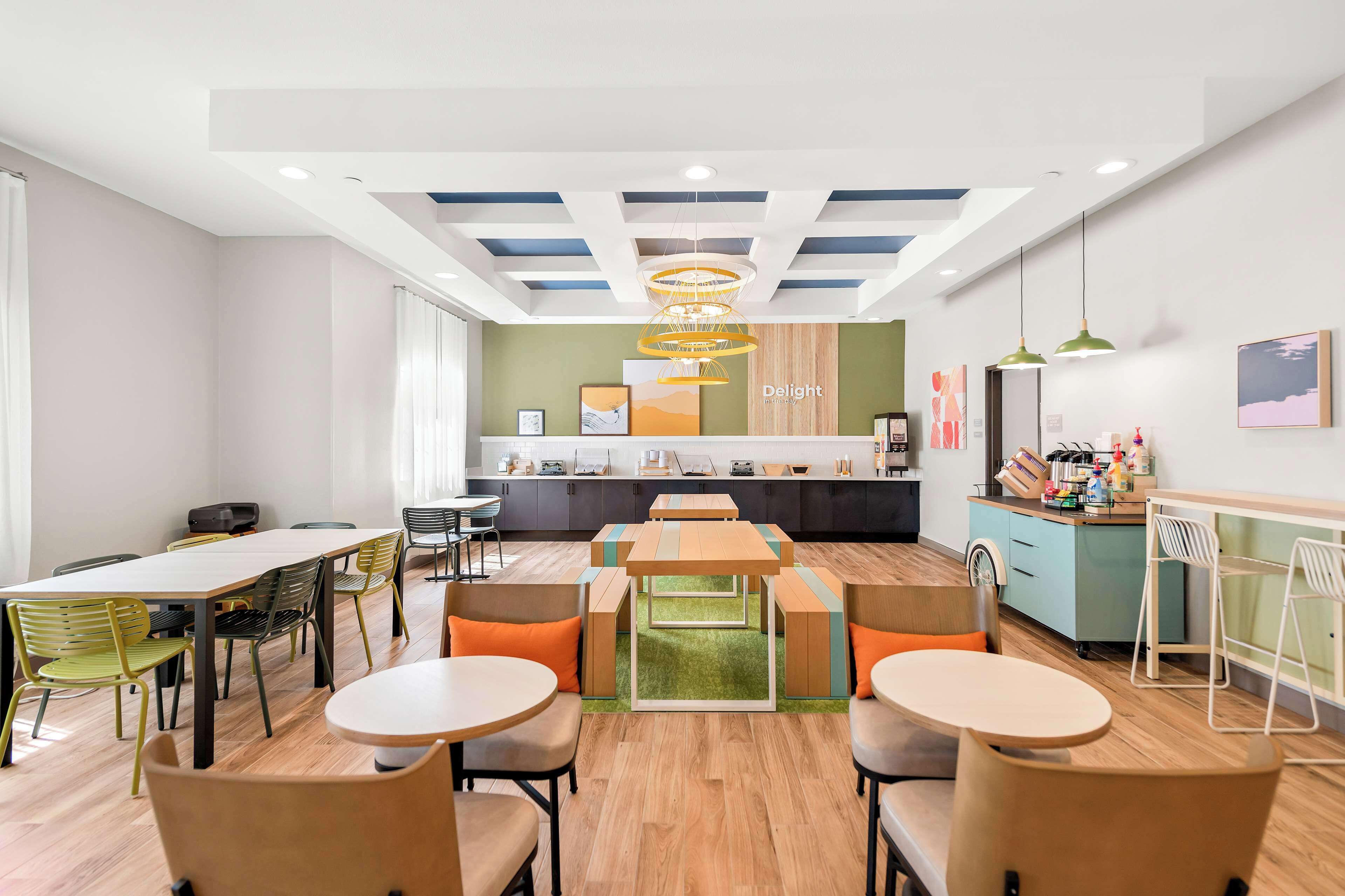 Ilmainen päivittäinen mannermainen aamiainen 