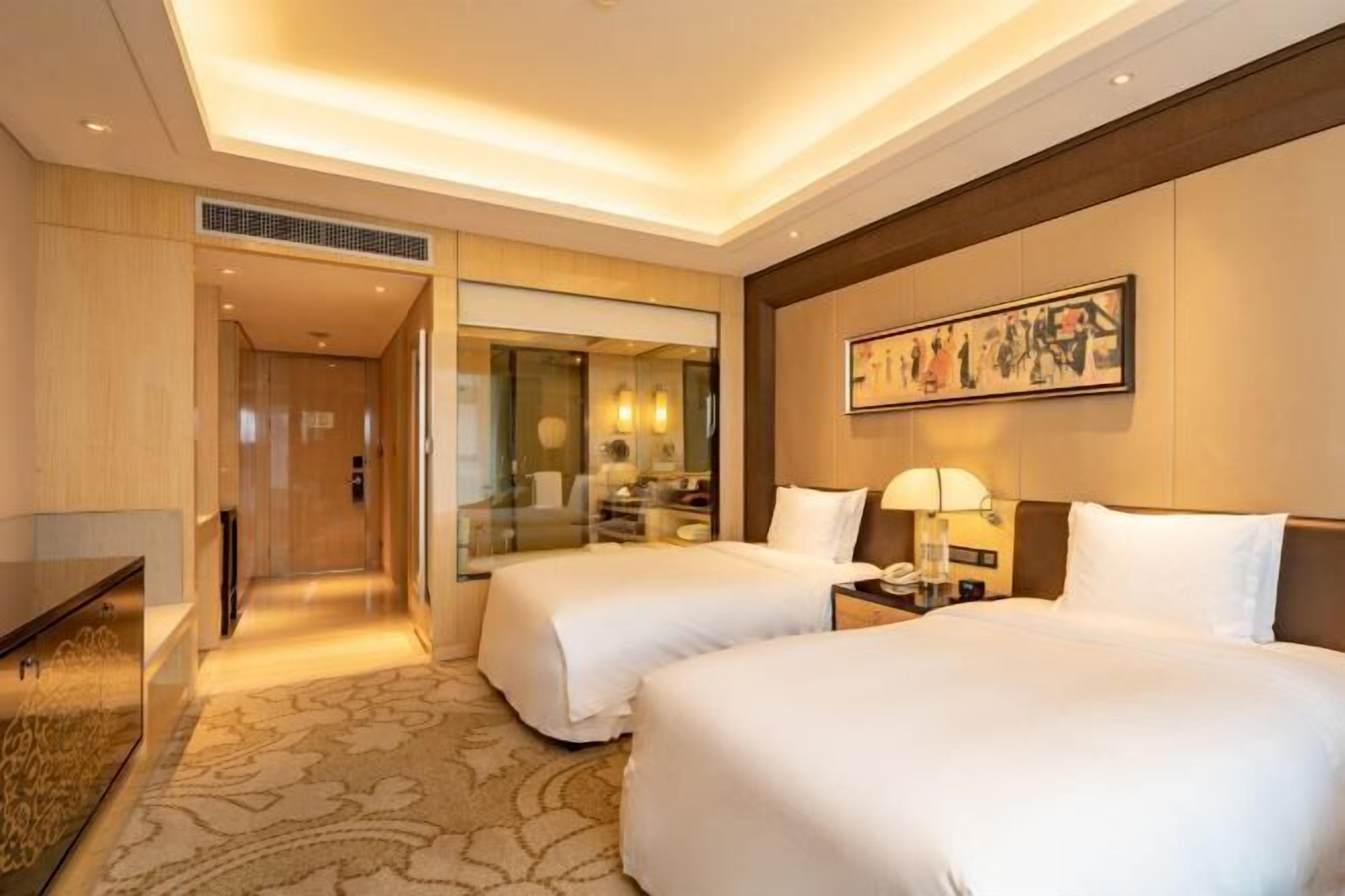 Down duvets, minibar, in-room safe, desk