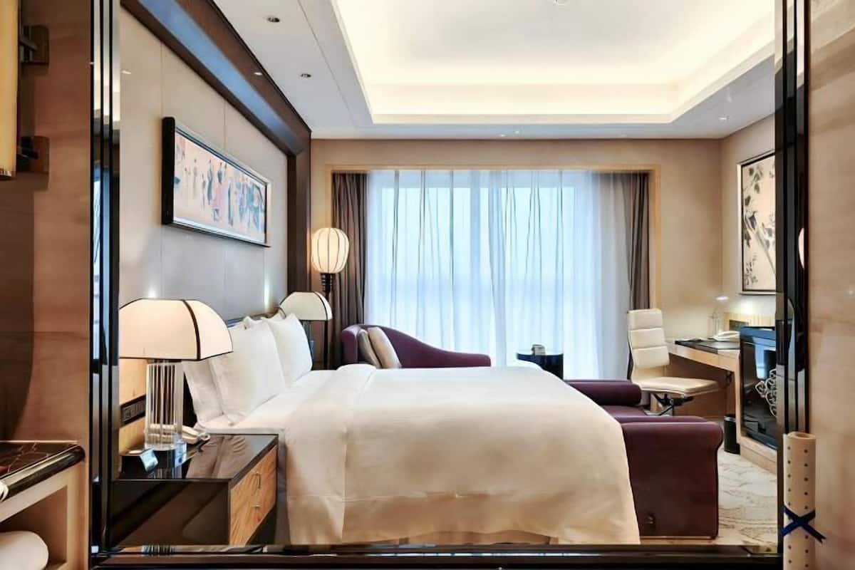 Down duvets, minibar, in-room safe, desk