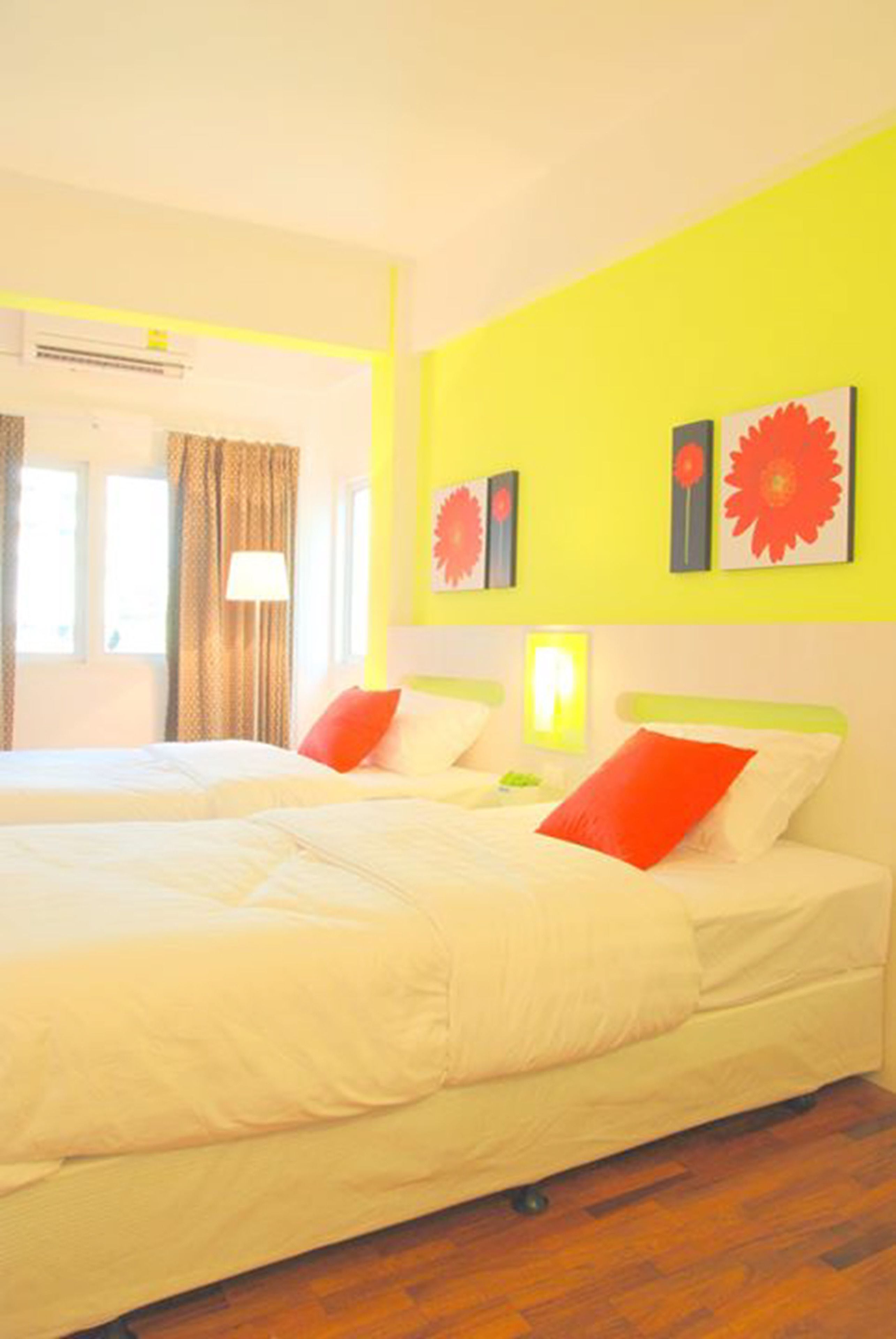 superior room | minibar, in-room safe, desk, rollaway beds