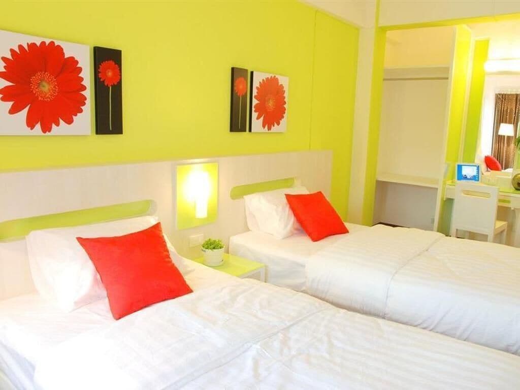 Minibar, in-room safe, desk, rollaway beds