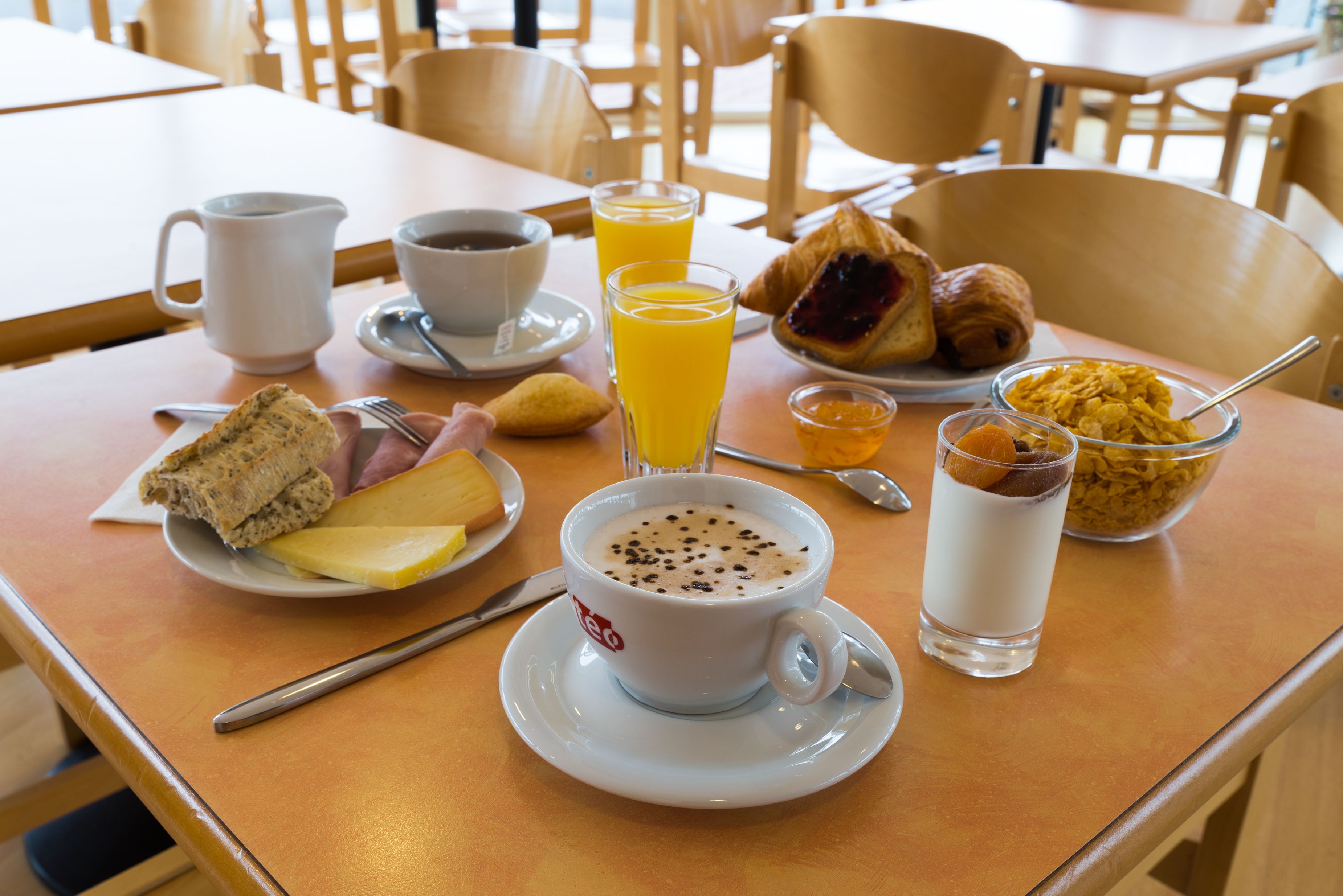 daily to-go breakfast (eur 6.50 per person)