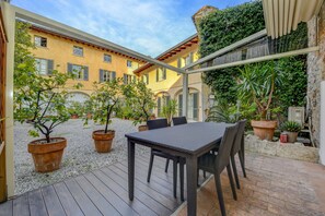 Appartement, 1 chambre, patio, vue sur la cour intérieure (Jacuzzi) | Terrasse/patio