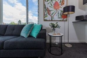 Ocean View Studio Suite | Desk, laptop workspace, blackout drapes, soundproofing - Bay 10 Accommodation (Port Lincoln)