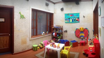 Children’s play area – indoor