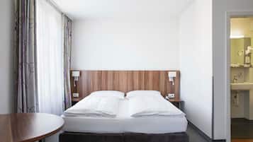 LARGE DOUBLE ROOM | Premium bedding, in-room safe, desk, soundproofing