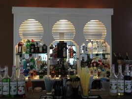 Bar junto a la piscina
