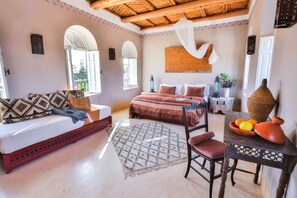 Phòng đôi Superior | Chăn bông, nệm có lớp đệm bông, két bảo mật tại phòng 