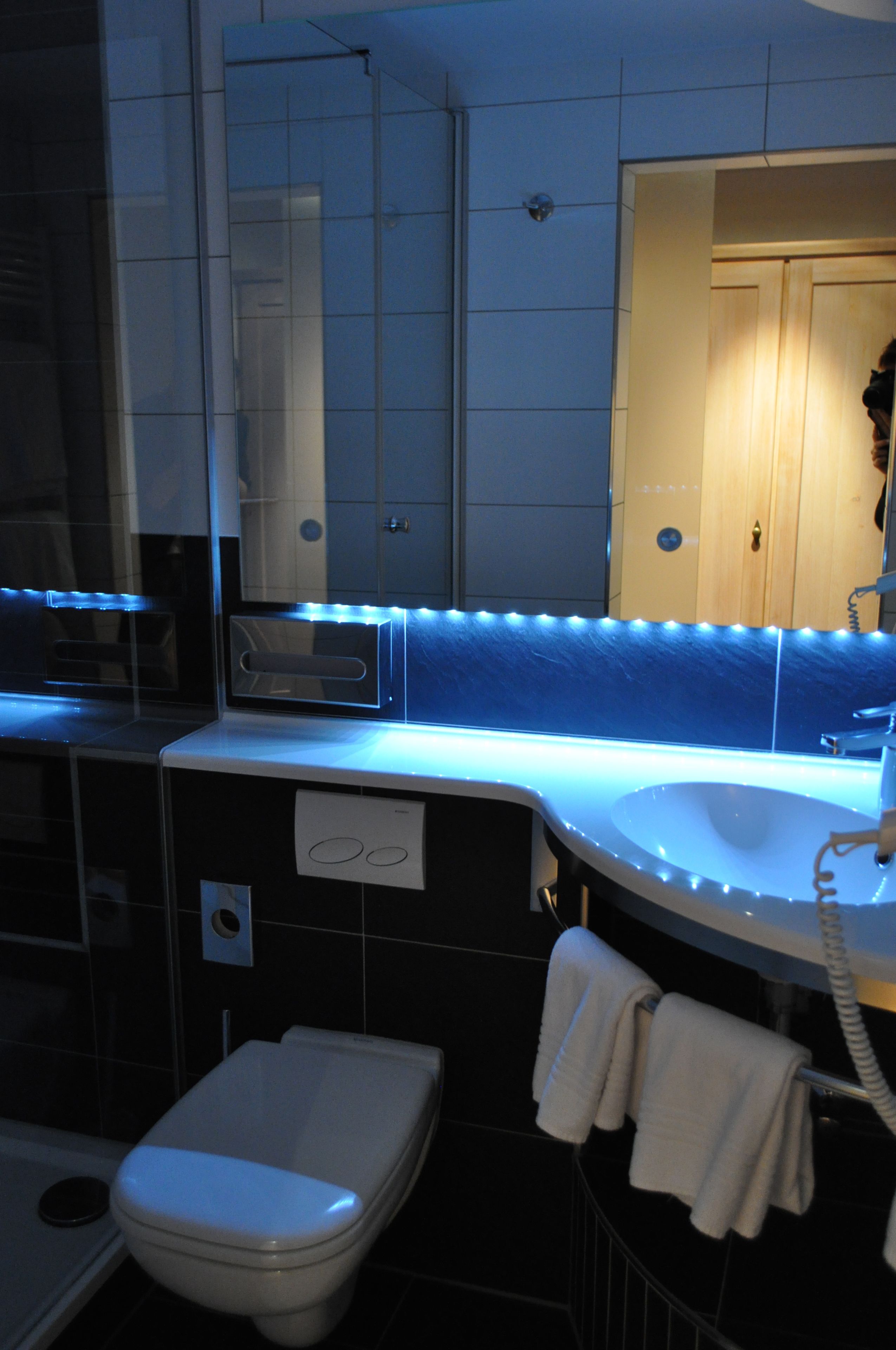 1 bedroom, in-room safe, desk, free wifi