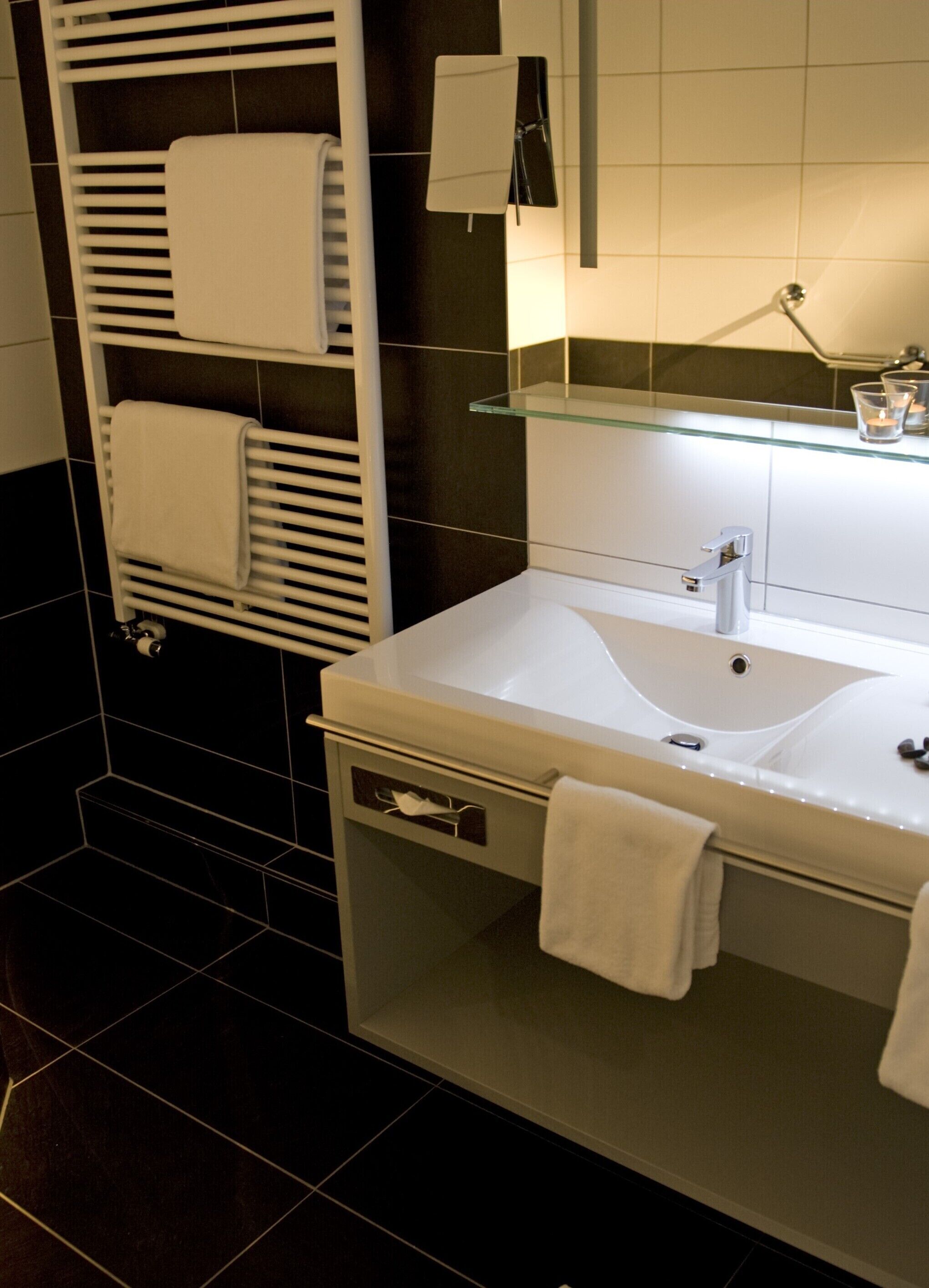 family room | bathroom | free toiletries, hair dryer, towels