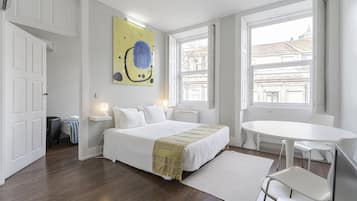 Laptop workspace, iron/ironing board, free WiFi, bed sheets