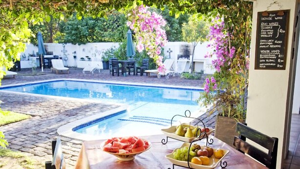 Outdoor pool - Camdeboo Cottages (Graaff-Reinet)