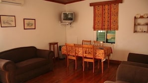 Living room - Camdeboo Cottages (Graaff-Reinet)