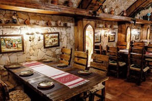 2 restaurants, breakfast, lunch, dinner served; Fusion cuisine