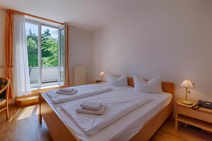 1 bedroom, hypo-allergenic bedding, in-room safe, desk