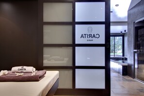 Couples treatment room(s), hot tub, steam room, hot stone massages