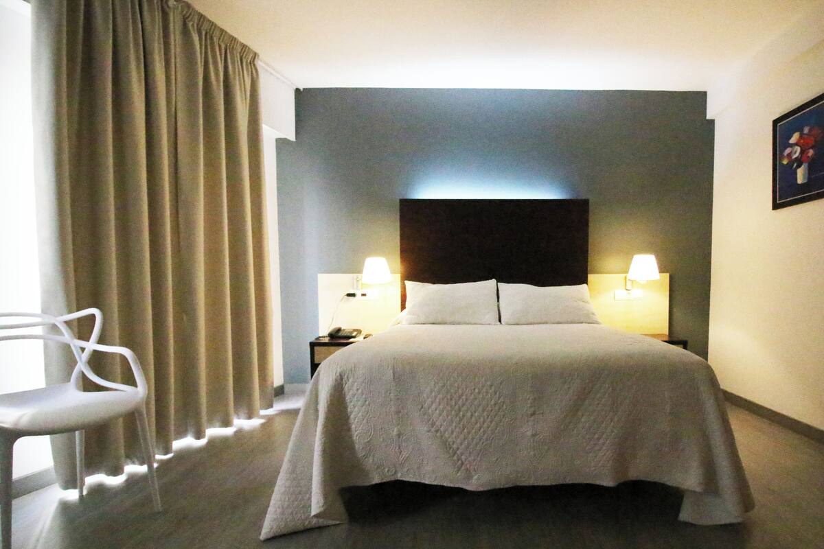 Premium bedding, desk, WiFi (free), bed sheets
