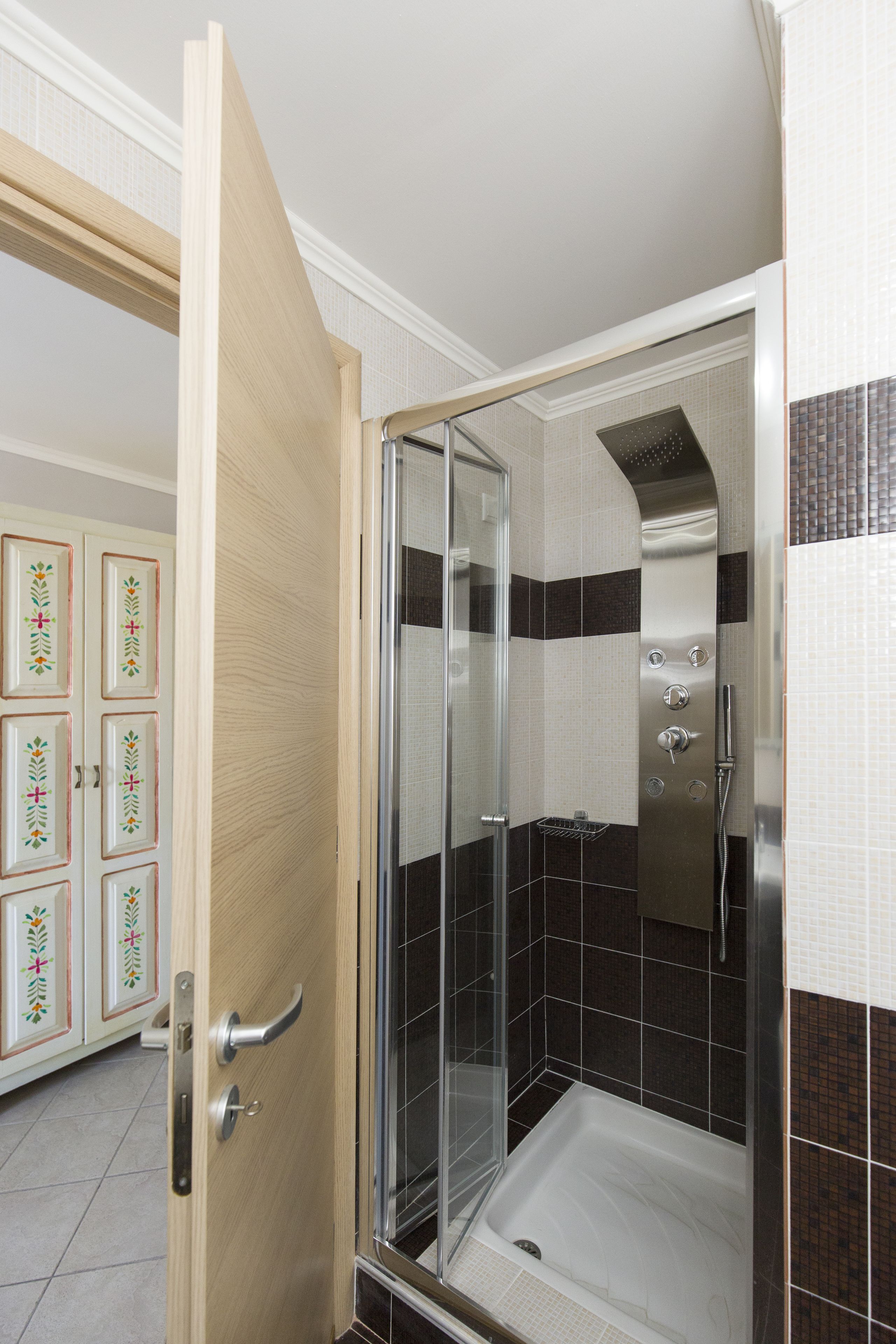 Photo - Virginia Hotel