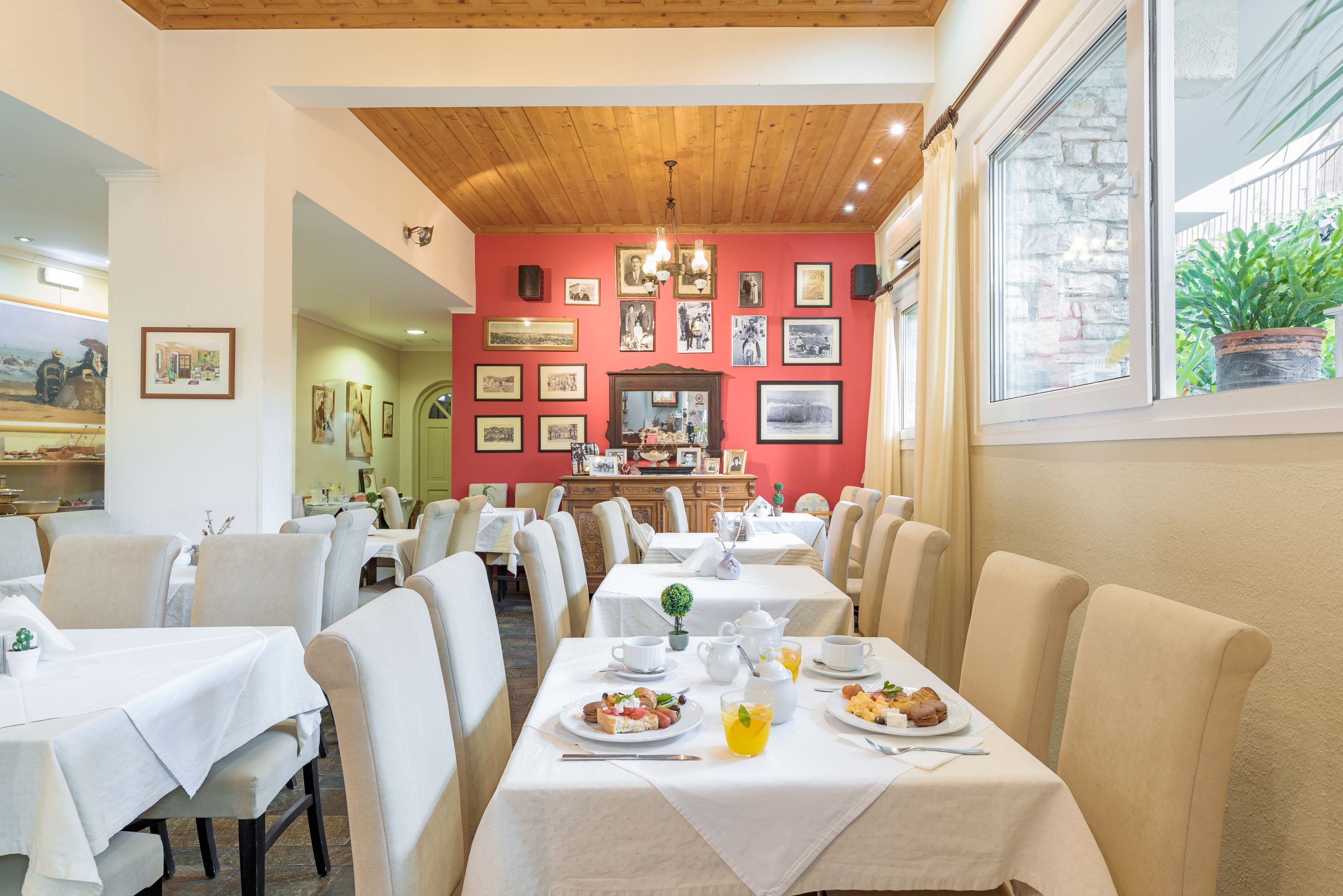 Photo - Virginia Hotel