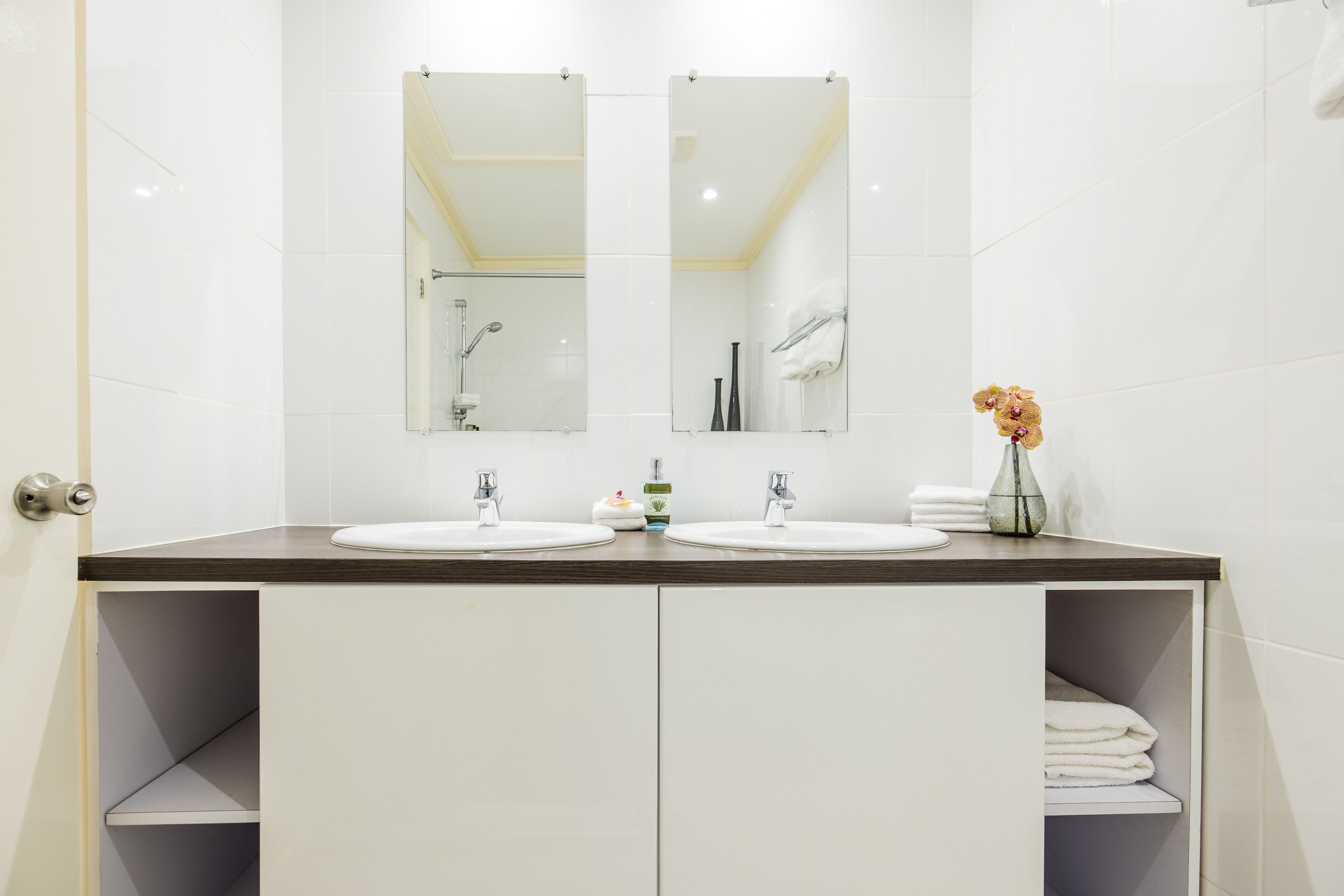 suite, 1 bedroom | bathroom | shower, free toiletries, hair dryer, towels