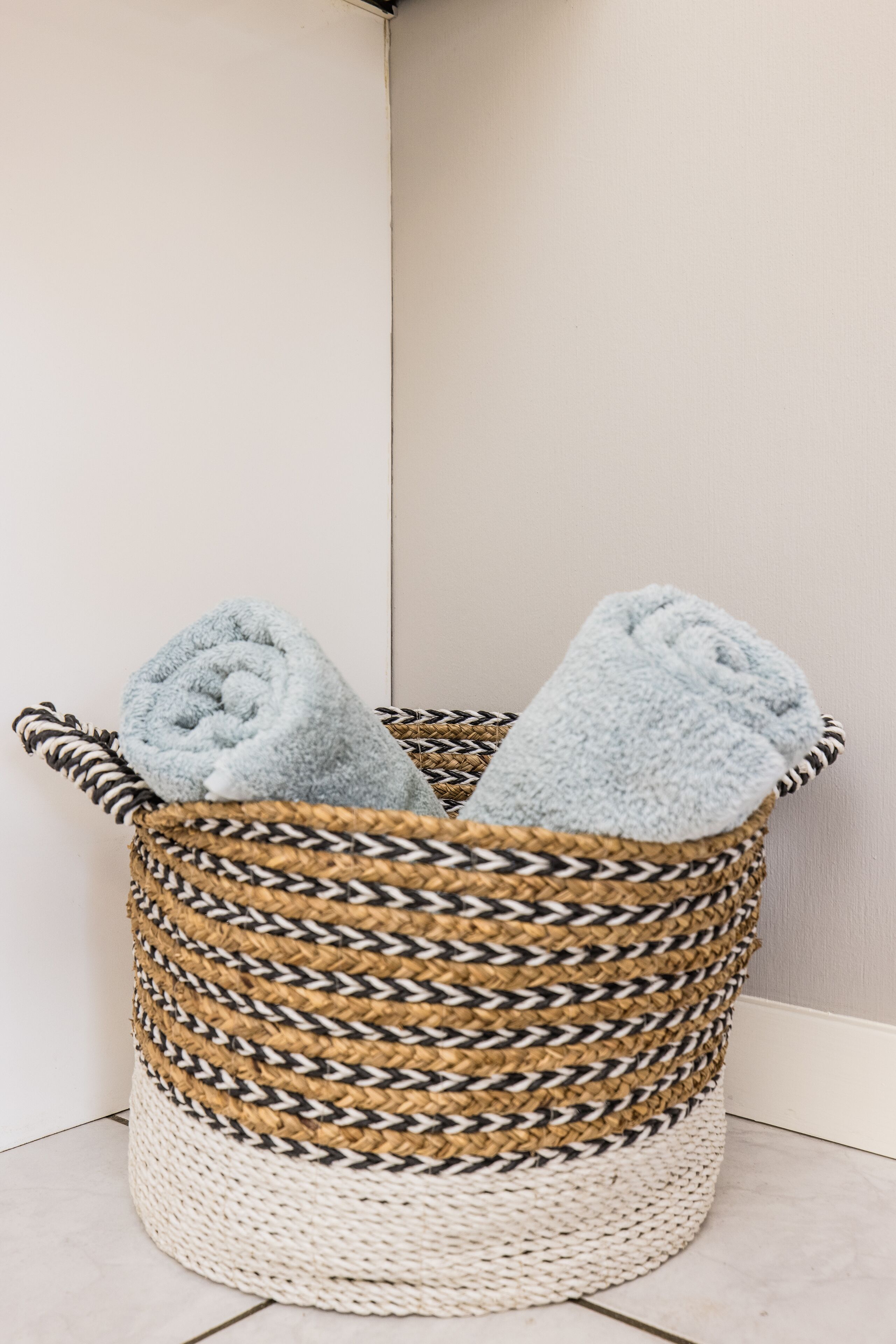 royal suite, 1 bedroom | bathroom amenities | shower, free toiletries, hair dryer, towels