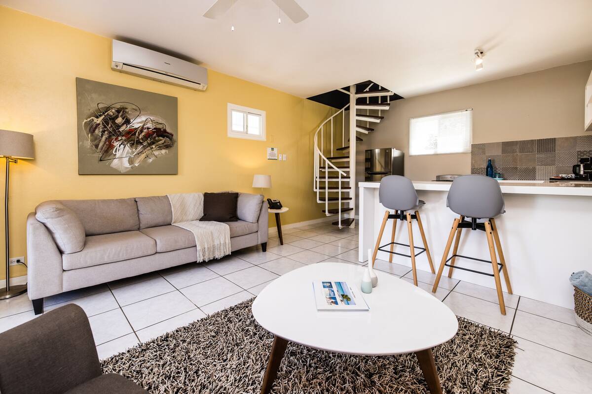 ห้องรอยัลสวีท, 1 ห้องนอน | เครื่องนอนระดับพรีเมียม, ตู้นิรภัยในห้องพัก, โต๊ะทำงาน