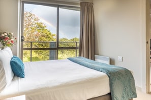 Literie de qualité supérieure, couette en duvet d'oie, minibar