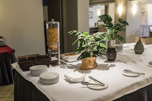 Petit déjeuner complet servi tous les jours en supplément