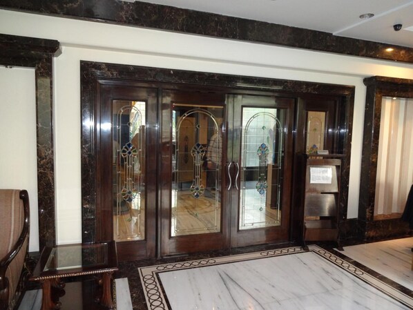 Interior - Florence Inn (New Delhi)