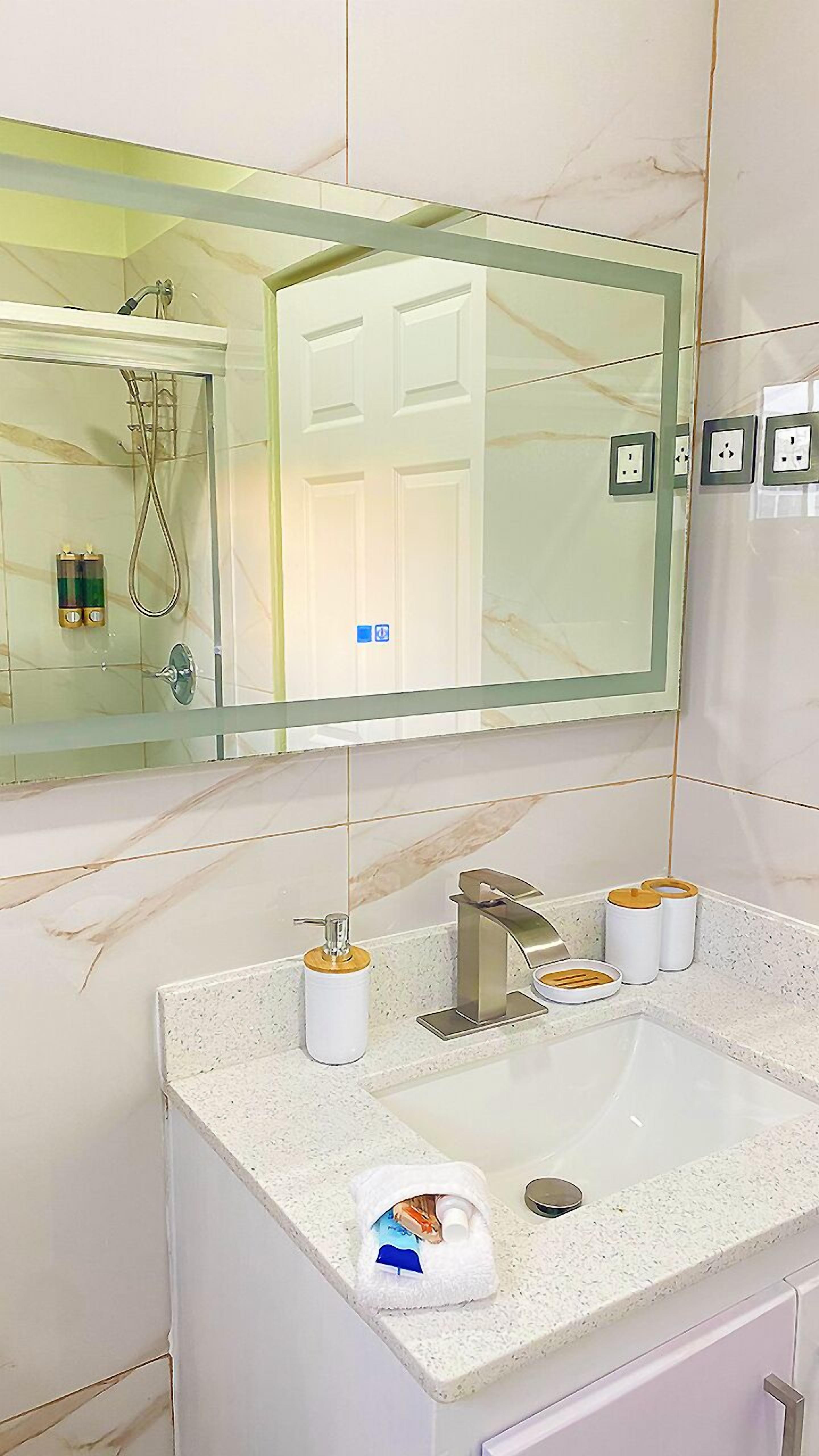 classic deluxe hillside room with kitchen | bathroom | free toiletries, hair dryer, towels