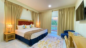 Classic Deluxe Hillside Room with Kitchen | In-room safe, desk, soundproofing, iron/ironing board - Hotel Alexandrina (Ribishi)