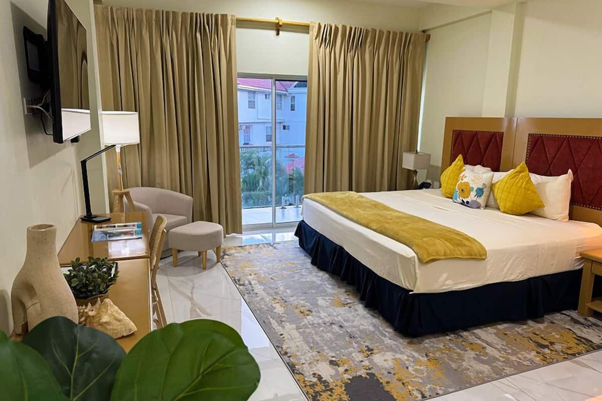 1 bedroom, in-room safe, desk, soundproofing