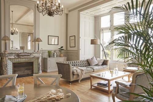 Apartment, 2 Schlafzimmer | Wohnbereich | Fernseher