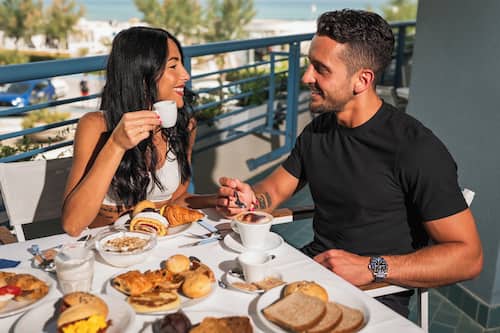 Tägliches inbegriffenes großes Frühstück