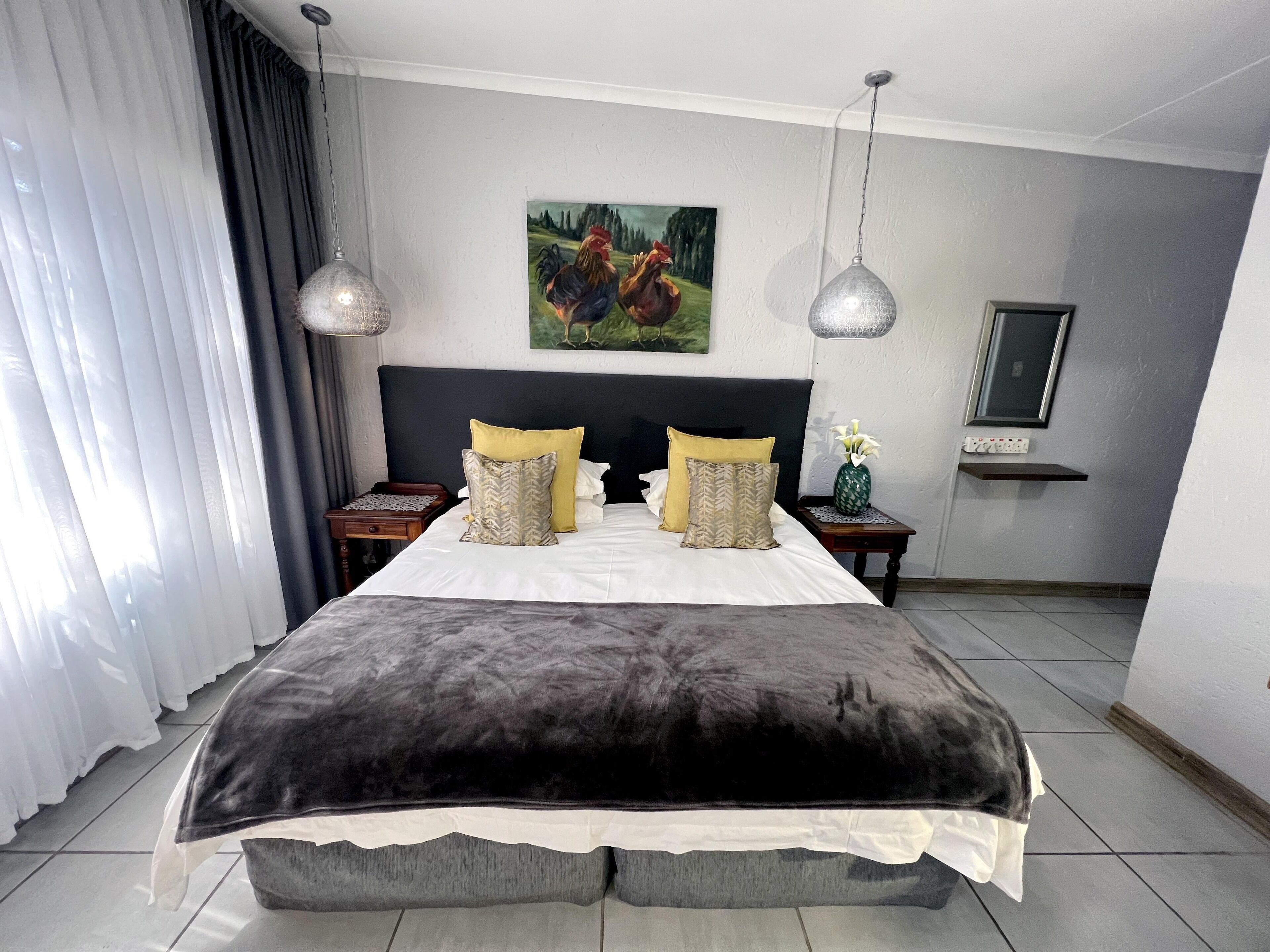 基础双人房, 1 张特大床 | 防过敏的被褥、特色装修、特  色家居、办公桌