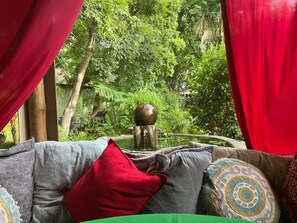 每日供应全套早餐（每人 ZAR 150）