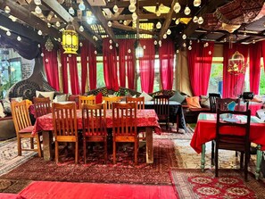 매일 풀 브렉퍼스트 아침 식사(1인당 ZAR 150)