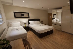 Triple Room - NOX HOTELS - West End Lane I (London)