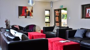 Lobby sitting area - Ruby Stone Boutique Hotel (Polokwane)
