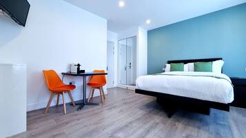 Double Studio | In-room safe, individually decorated, individually furnished