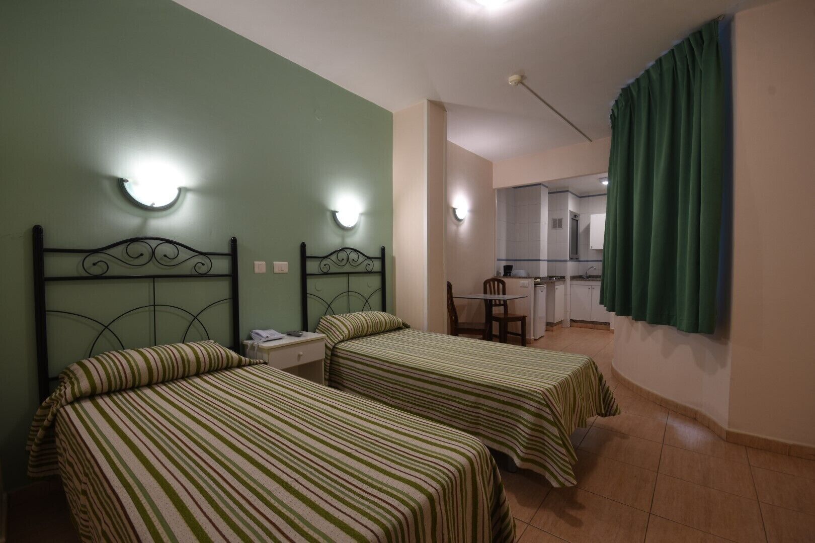 In-room safe, WiFi (free), bed sheets